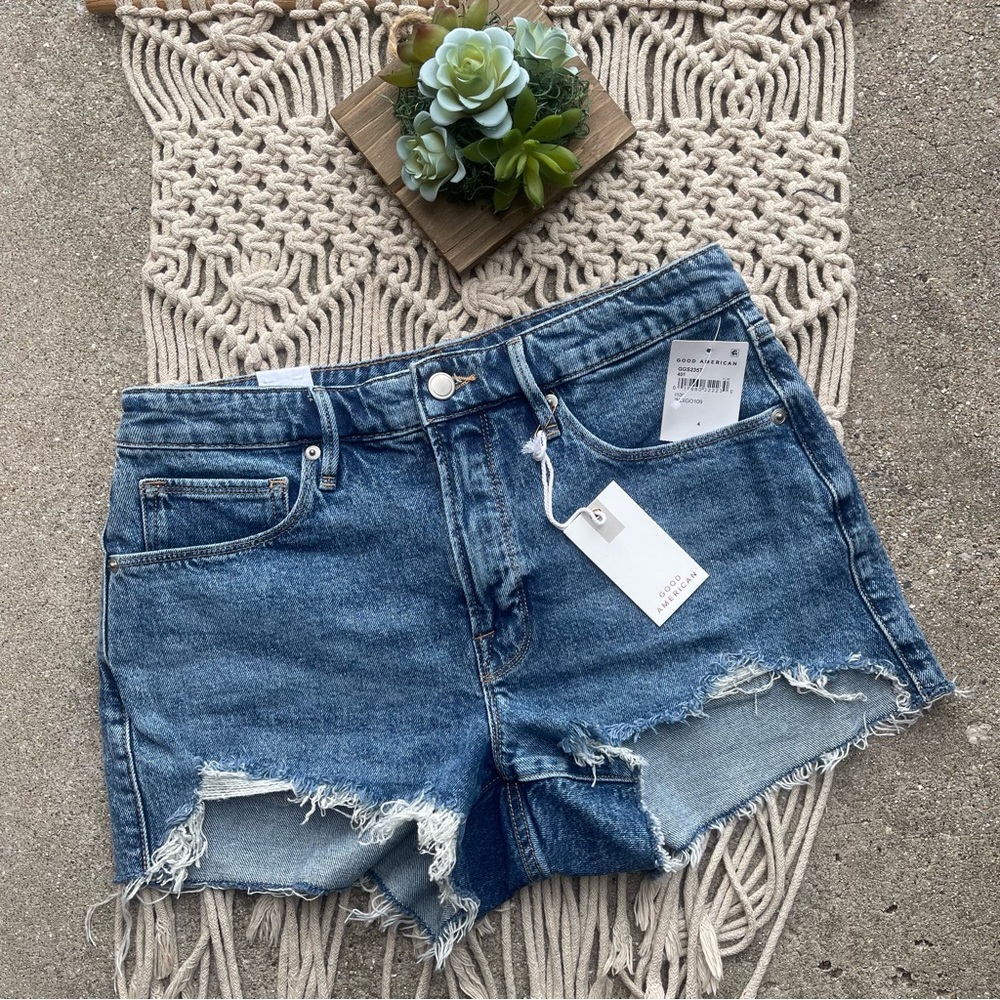New Good American Distressed High Rise Jean Shorts Size 4 / 27